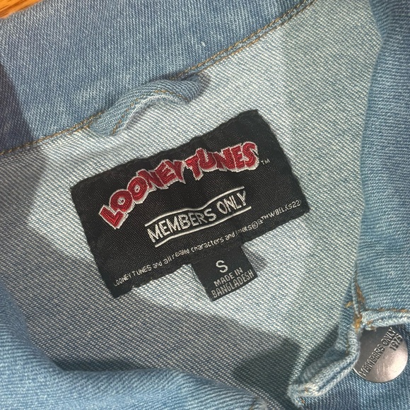 Cropped Looney Tunes Jean Jacket - Picture 4 of 5
